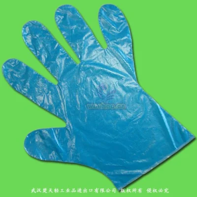 Одноразовые полиэтиленовые перчатки для пищевой промышленности.